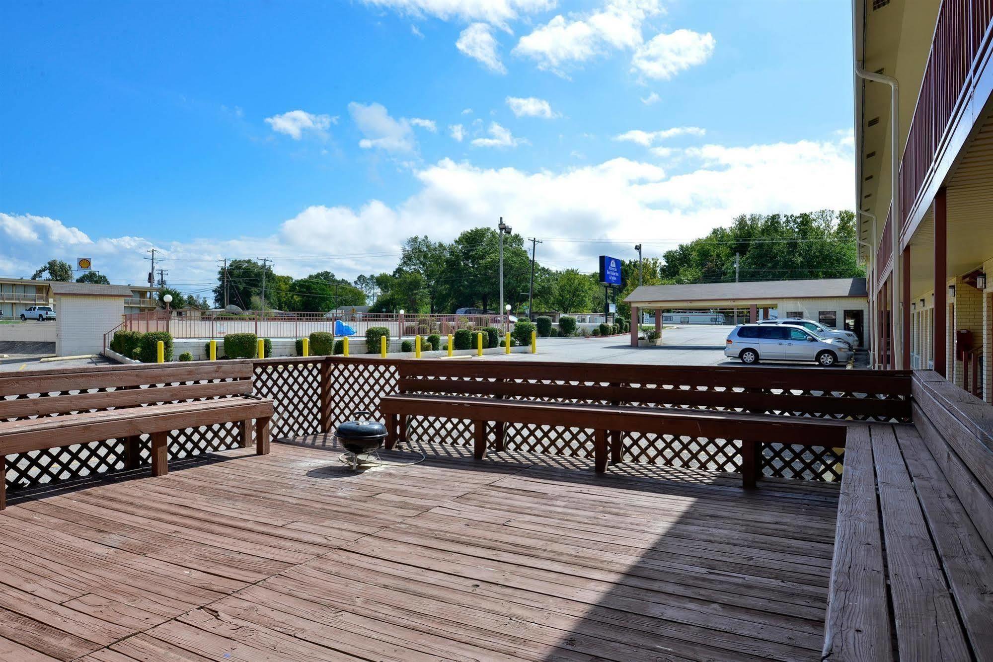 Americas Best Value Inn & Suites Russellville Exterior foto